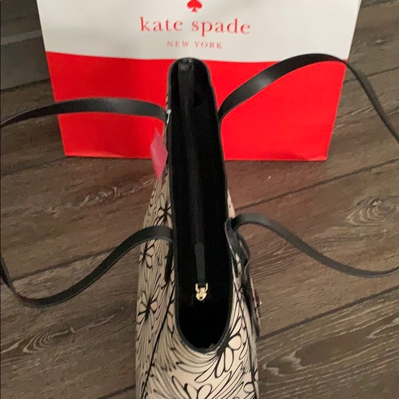 NWT ❤️last one❤️Auth. Kate Spade Medium Tote Bag - Picture 8 of 8